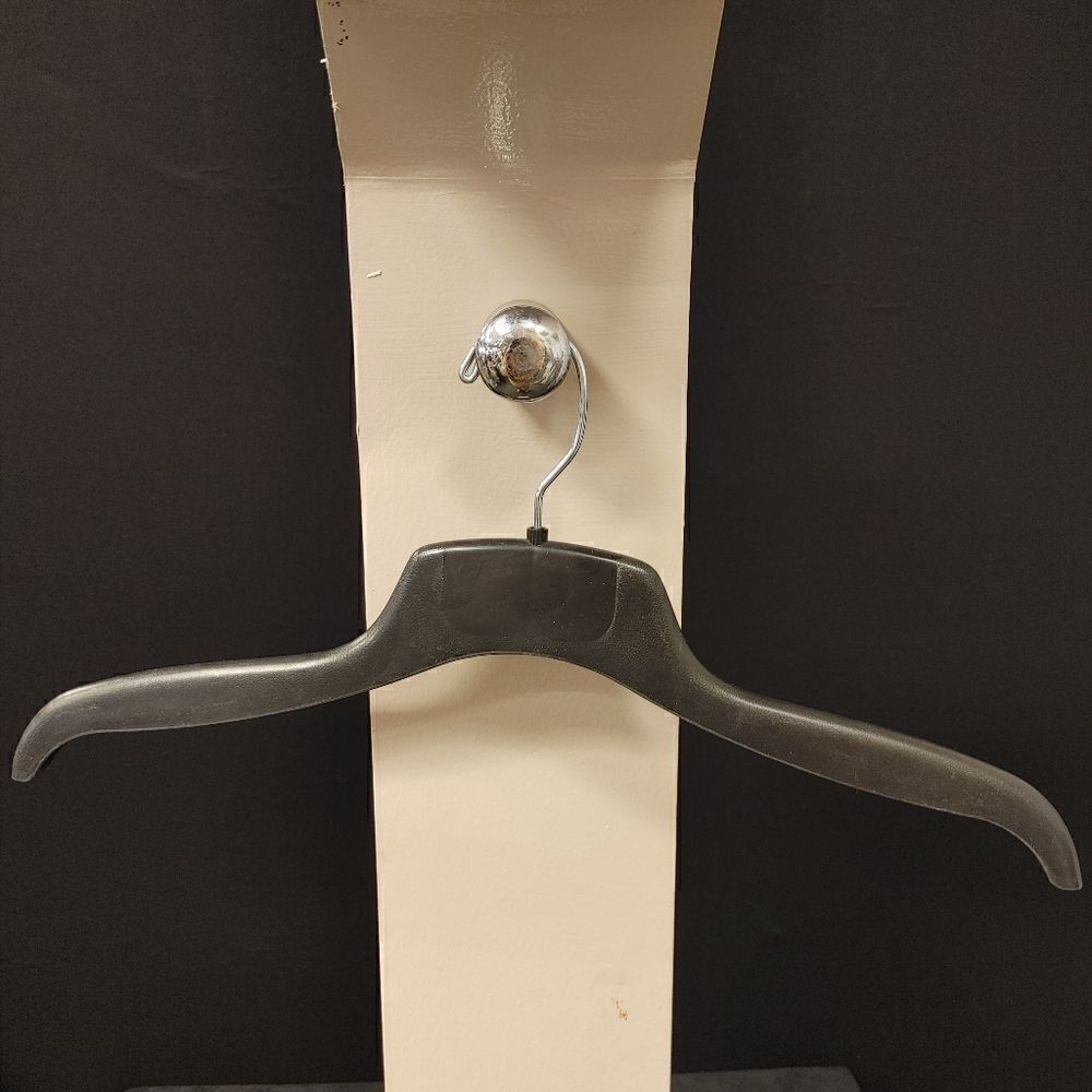 MEN'S FLAT ELEGANT SHIRT/ SWEATER HANGER